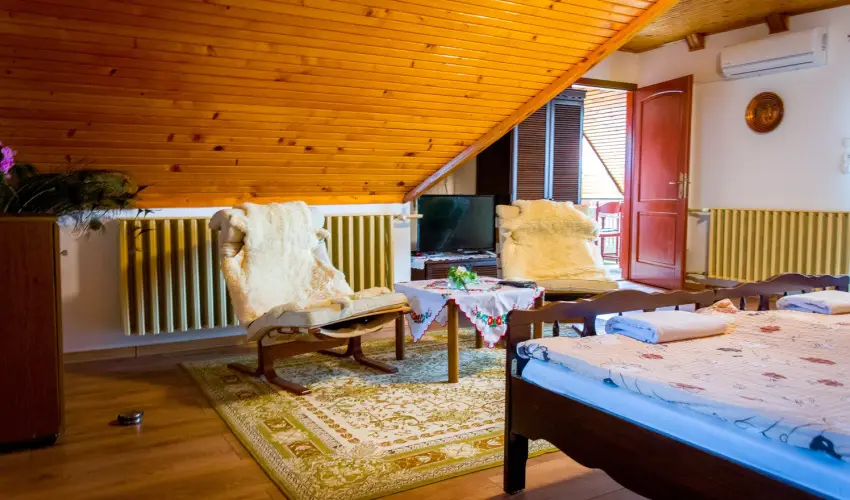 Huszr Vendghz rvnyes - Hsvt (min. 2 j)