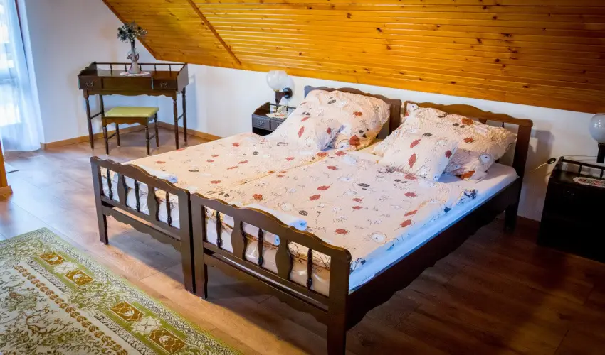 Huszr Vendghz rvnyes - Hsvt (min. 2 j)