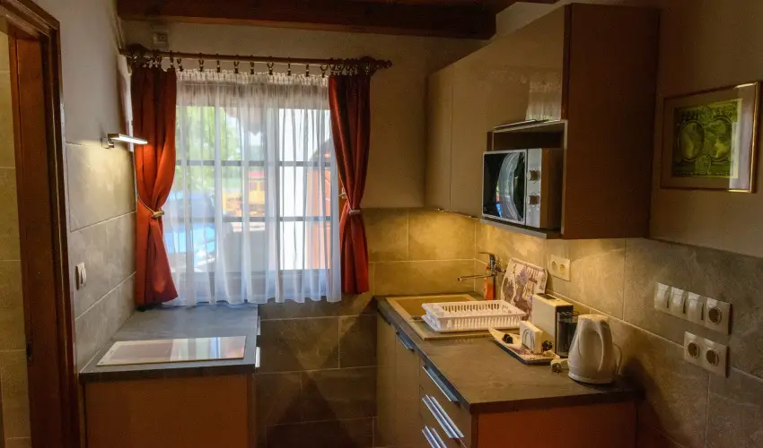 Huszr Vendghz rvnyes - Hsvt (min. 2 j)