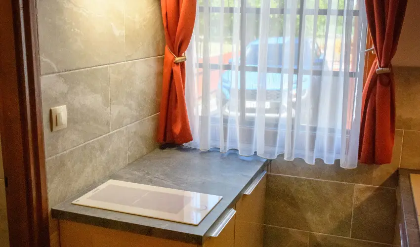 Huszr Vendghz rvnyes - Hsvt (min. 2 j)