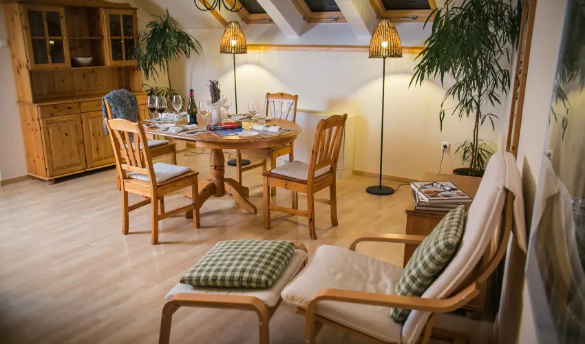 Imola Udvarh�z Eger - H�sv�t (min. 2 �j)