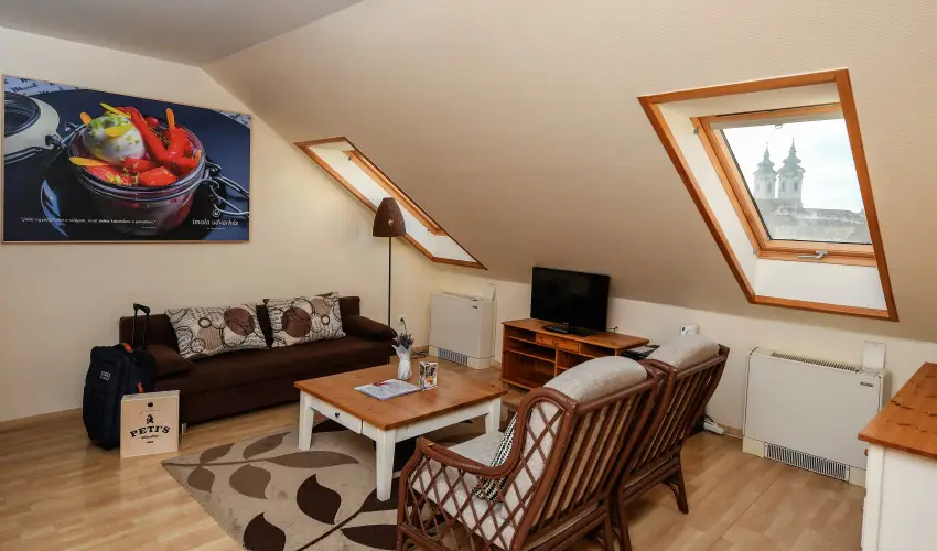 Imola Udvarh�z Eger - H�sv�t (min. 2 �j)