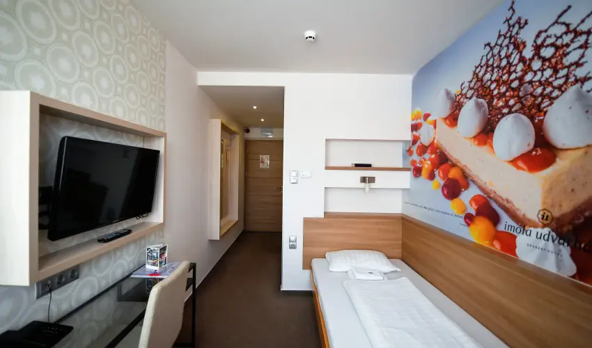 Imola Udvarh�z Eger - H�sv�t (min. 2 �j)