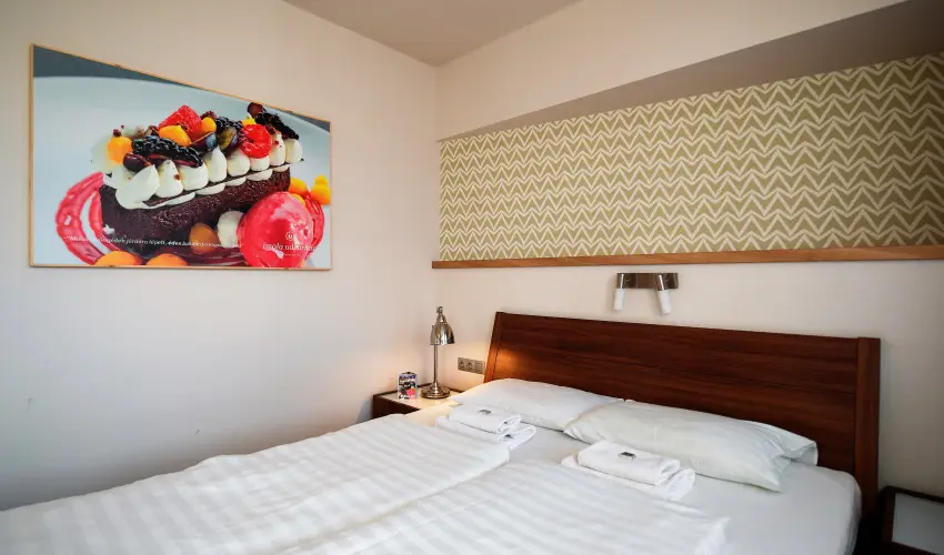 Imola Udvarh�z Eger - H�sv�t (min. 2 �j)