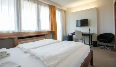 Imola Udvarh�z Eger