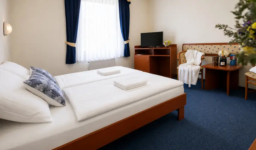 Hotel Imperial Gy�gysz�ll� Kisk�r�s - H�sv�t (min. 3 �j)