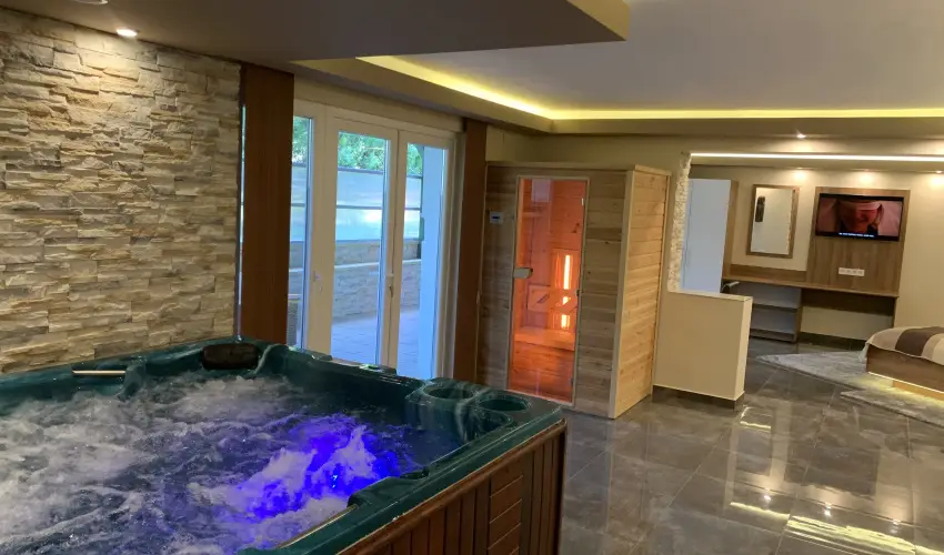 The Jakuzzi Room Miskolctapolca - H�sv�t
