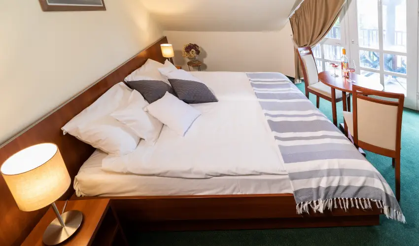 Zsanett Hotel Balatonkeresztr - Hsvt