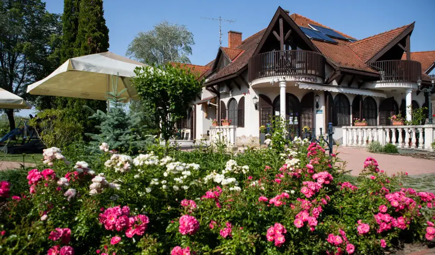 Zsanett Hotel Balatonkeresztr - Hsvt