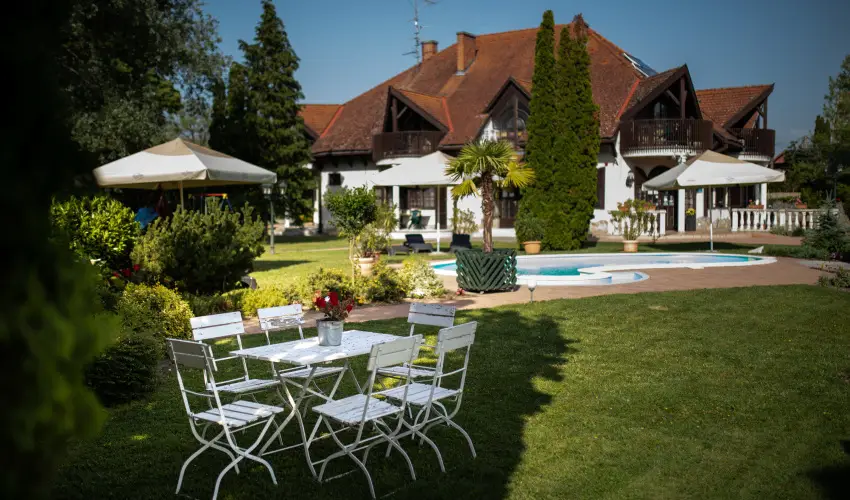 Zsanett Hotel Balatonkeresztr - Hsvt