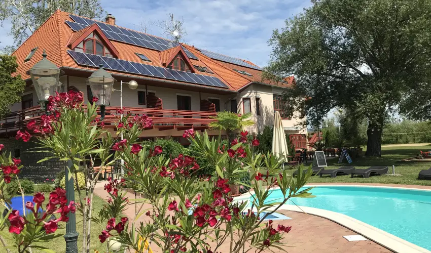 Zsanett Hotel Balatonkeresztr - Hsvt