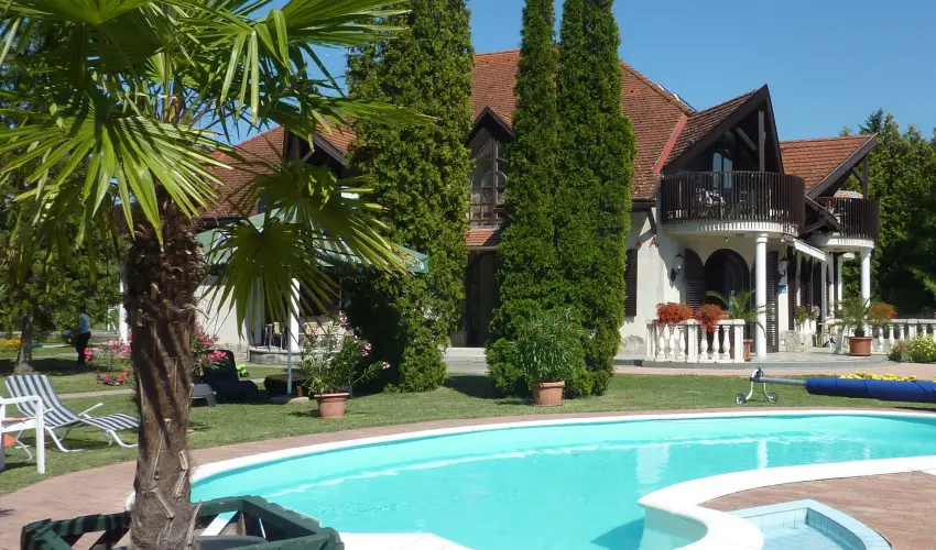 Zsanett Hotel Balatonkeresztr - Hsvt