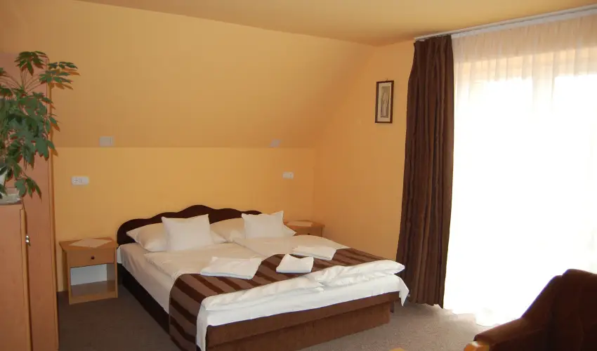 Judit Panzi Tapolca-Gyulakeszi - Hsvt (min. 2 j)