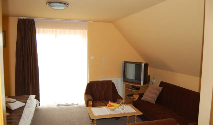 Judit Panzi Tapolca-Gyulakeszi - Hsvt (min. 2 j)