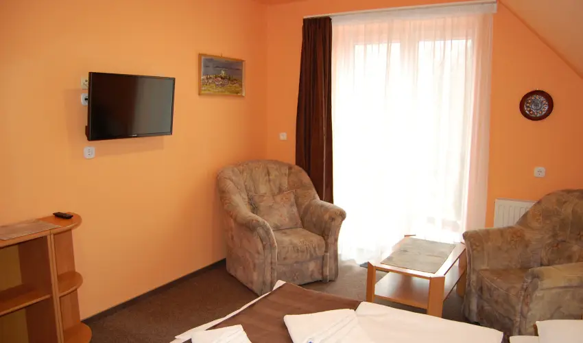 Judit Panzi Tapolca-Gyulakeszi - Hsvt (min. 2 j)