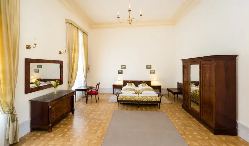 Krolyi Kastly Hotel & Restaurant  Fehrvrcsurg - Hsvt 