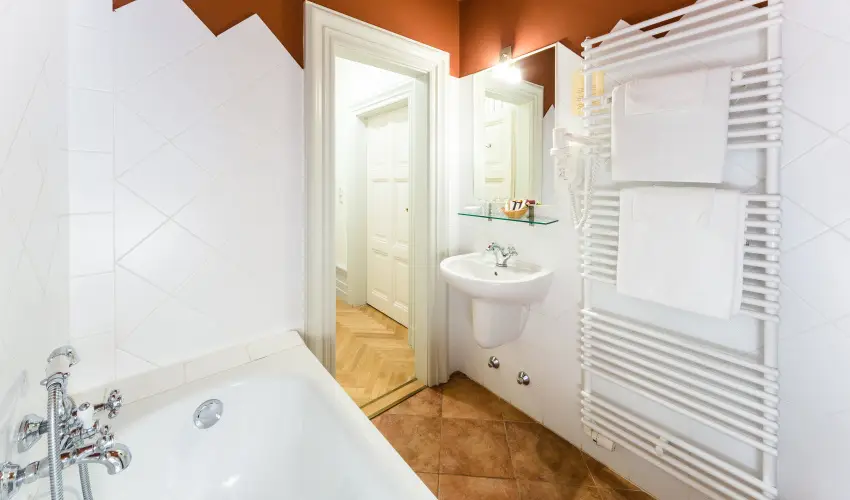 Krolyi Kastly Hotel & Restaurant  Fehrvrcsurg - Hsvt 