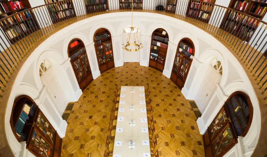 Krolyi Kastly Hotel & Restaurant  Fehrvrcsurg - Hsvt 