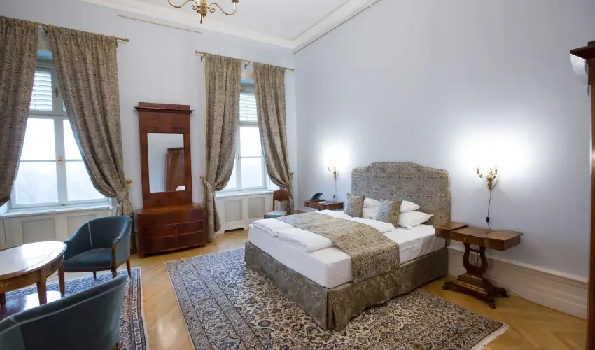 Krolyi Kastly Hotel & Restaurant  Fehrvrcsurg - Hsvt 