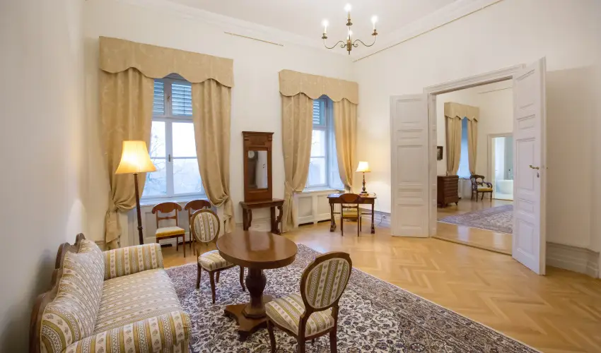 Krolyi Kastly Hotel & Restaurant  Fehrvrcsurg - Hsvt 