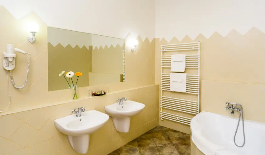 Krolyi Kastly Hotel & Restaurant  Fehrvrcsurg - Hsvt 