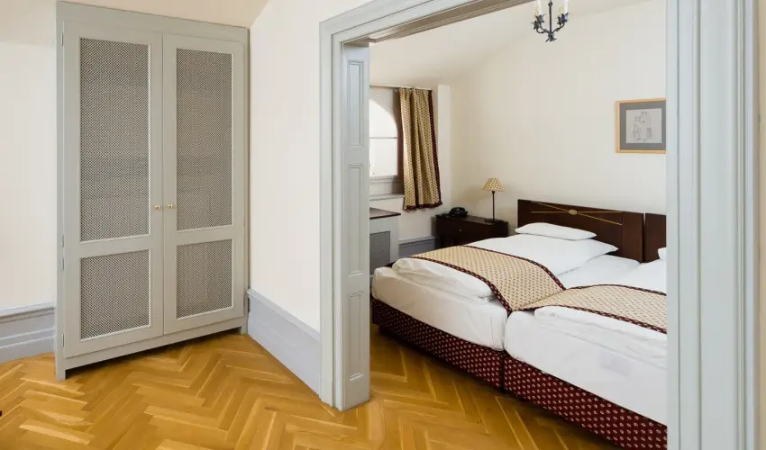 Krolyi Kastly Hotel & Restaurant  Fehrvrcsurg - Hsvt 