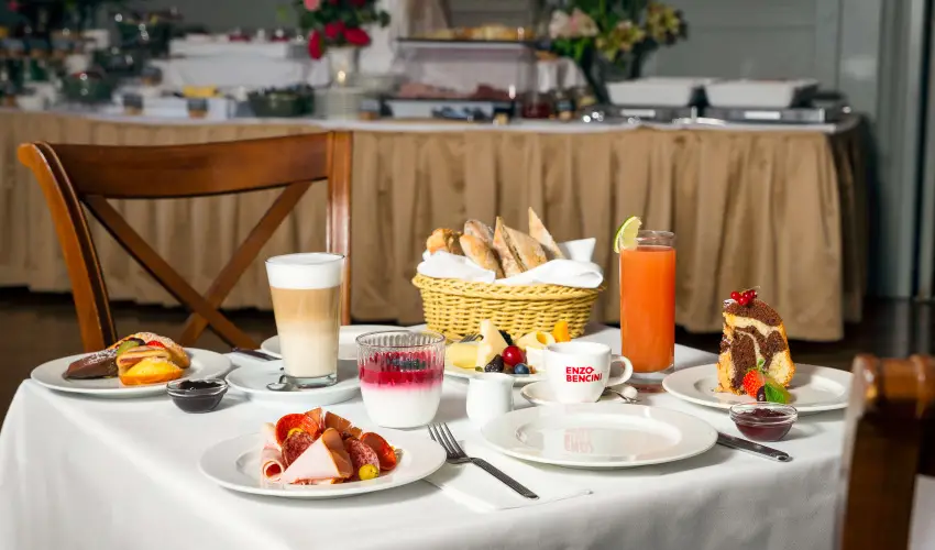 Krolyi Kastly Hotel & Restaurant  Fehrvrcsurg - Hsvt 