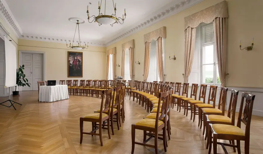 Krolyi Kastly Hotel & Restaurant  Fehrvrcsurg - Hsvt 