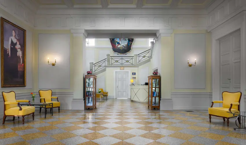 Krolyi Kastly Hotel & Restaurant  Fehrvrcsurg - Hsvt 