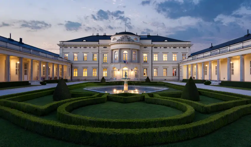 Krolyi Kastly Hotel & Restaurant  Fehrvrcsurg - Hsvt 