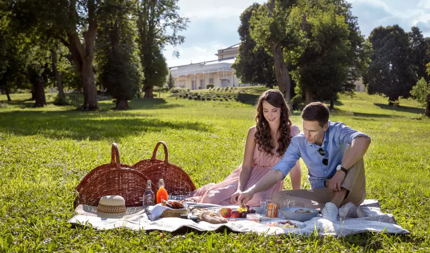 Krolyi Kastly Hotel & Restaurant  Fehrvrcsurg - Hsvt 