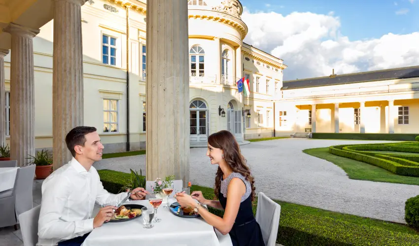 Krolyi Kastly Hotel & Restaurant  Fehrvrcsurg - Hsvt 