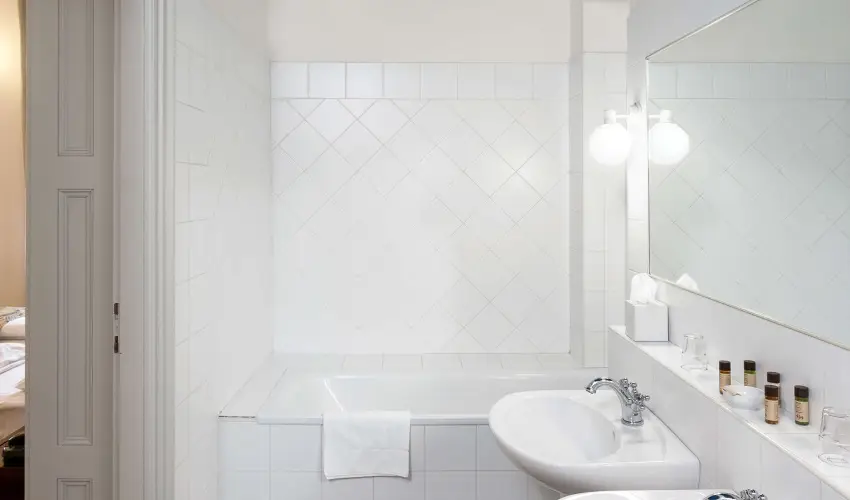 Krolyi Kastly Hotel & Restaurant  Fehrvrcsurg - Hsvt 