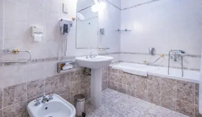 Kast�lyhotel Sasv�r Par�dsasv�r