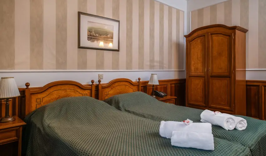 Kast�lyhotel Sasv�r Par�dsasv�r - H�sv�t (min. 3 �j)