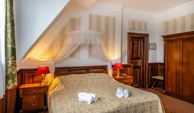 Kast�lyhotel Sasv�r Par�dsasv�r