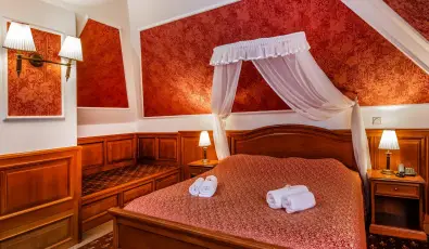 Kast�lyhotel Sasv�r Par�dsasv�r