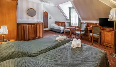 Kast�lyhotel Sasv�r Par�dsasv�r