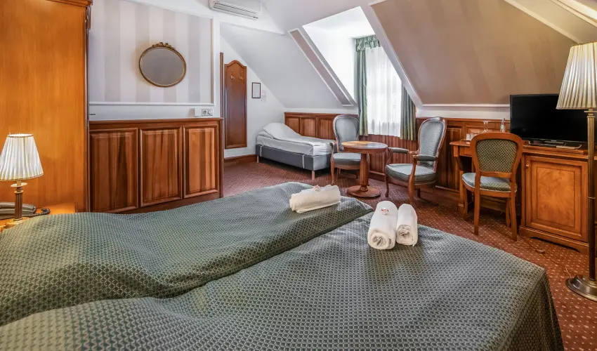 Kast�lyhotel Sasv�r Par�dsasv�r - H�sv�t (min. 3 �j)