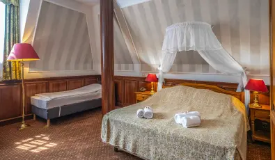 Kast�lyhotel Sasv�r Par�dsasv�r