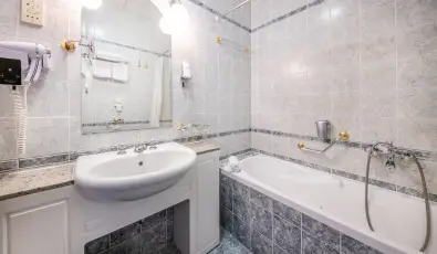 Kast�lyhotel Sasv�r Par�dsasv�r