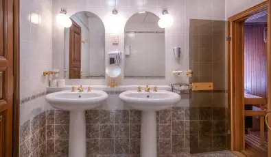 Kast�lyhotel Sasv�r Par�dsasv�r