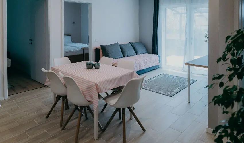 Kat�ng Vend�gh�z Tardos - H�sv�t