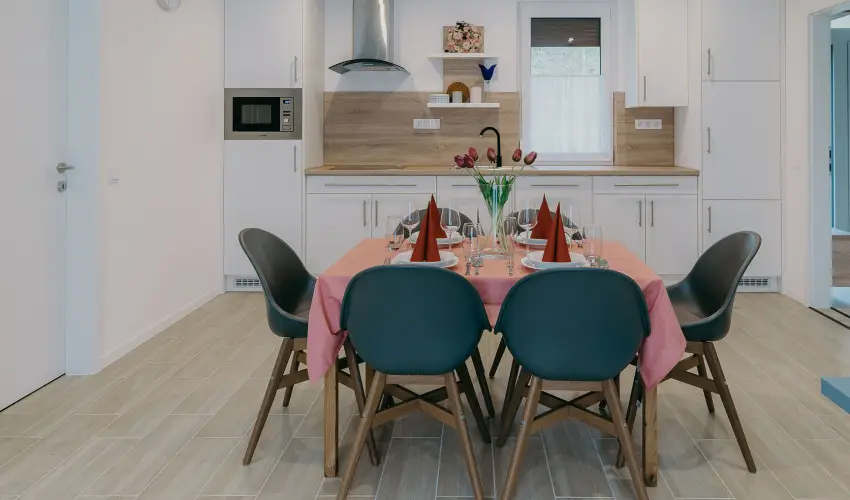 Kat�ng Vend�gh�z Tardos - H�sv�t