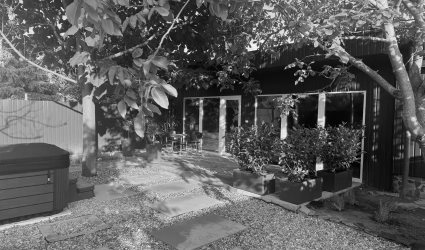 K�kmad�r Vend�gh�z Homokm�gy - H�sv�t