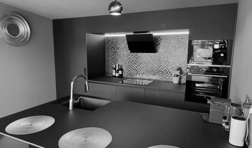 K�kmad�r Vend�gh�z Homokm�gy - H�sv�t