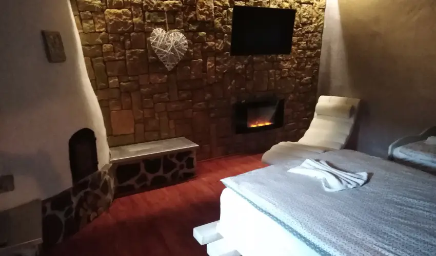 K�kmad�r Vend�gh�z Homokm�gy - H�sv�t