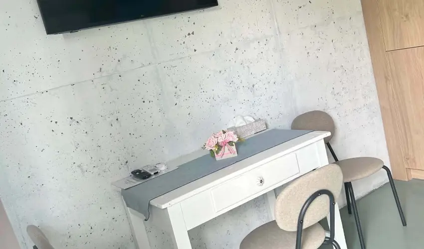 K�kmad�r Vend�gh�z Homokm�gy - H�sv�t