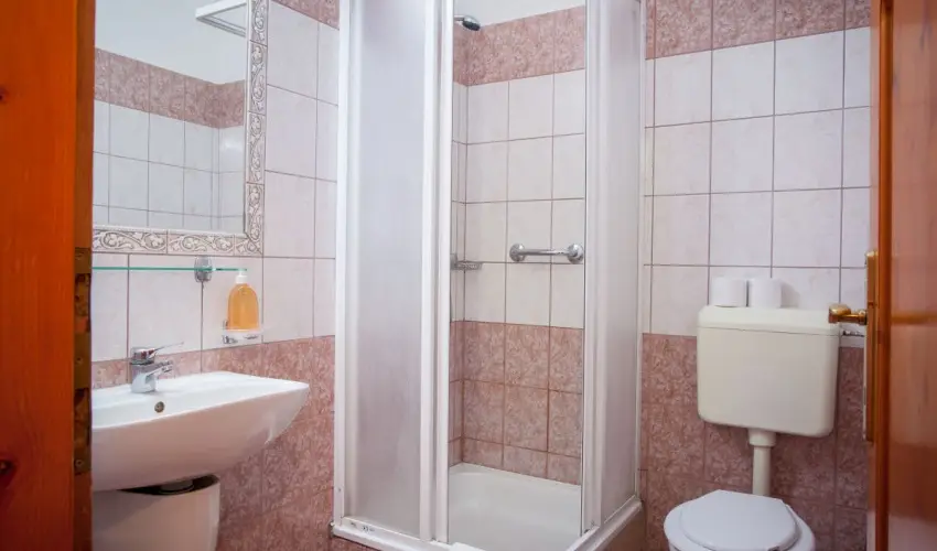 Kkapu Vadszkastly s Hotel & Apartments Nagyhuta - Hsvt (min. 2 j)