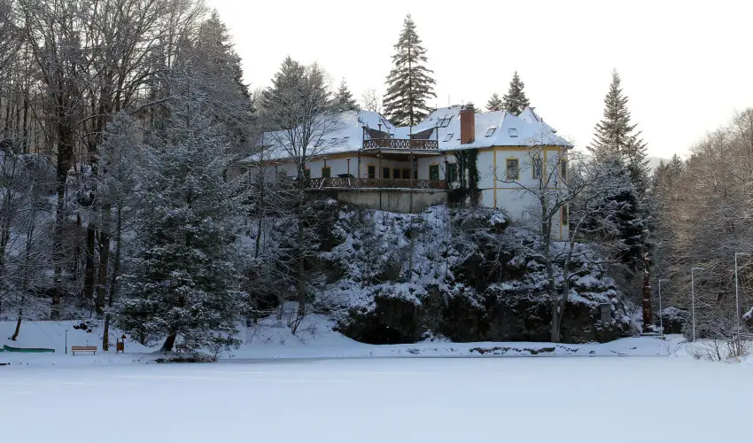 Kkapu Vadszkastly s Hotel & Apartments Nagyhuta - Hsvt (min. 2 j)